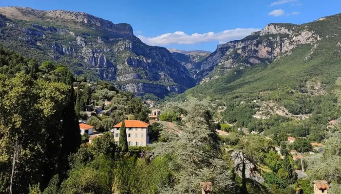 View of the medieval village of Bar-sur-Loup perched on its rocky spur overlooking the Loup valley in the Alpes-Maritimes.