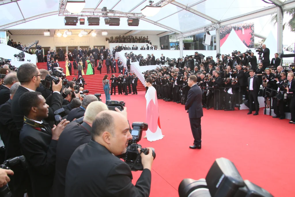 Cannes est la capitale du cinéma et accueille le Festival de Cannes chaque année.