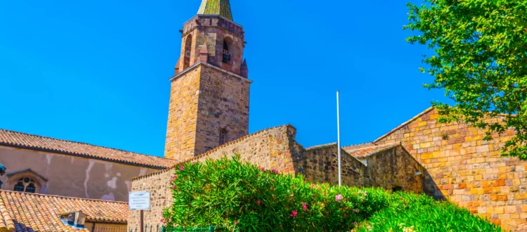 Facade of the Saint-Léonce Cathedral to Visit in Fréjus, Romanesque jewel of the historic center