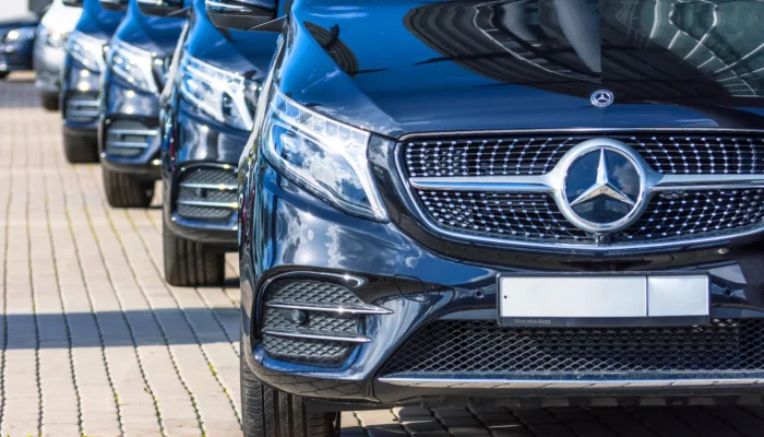 Mercedes Classe V Luxe avec chauffeur privé, intérieur spacieux et raffiné pour déplacements haut de gamme