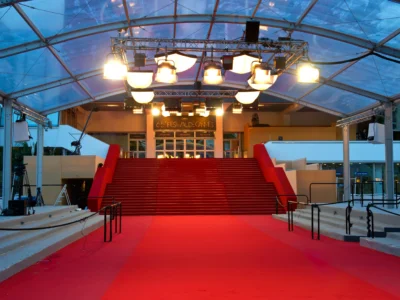 Agenda culturel à Cannes: le tapis rouge, image emblématique
